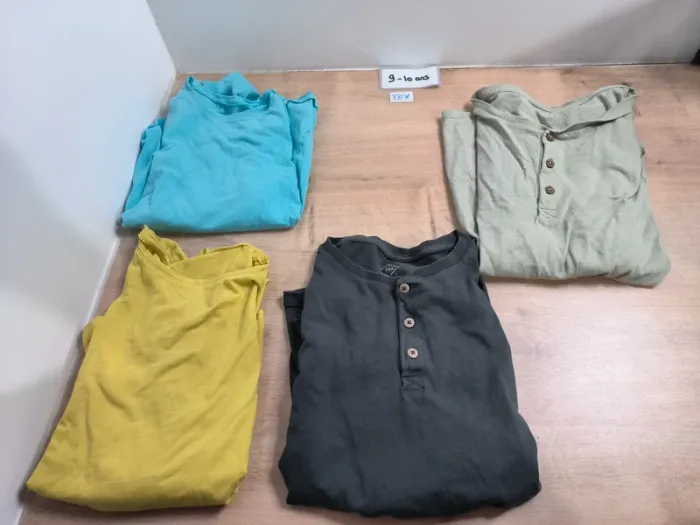 Lot vêtements garçon 9-10 ans 39 pièces - photo numéro 10