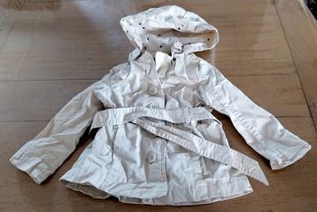 Jolie trench fille 3ans en très bon état