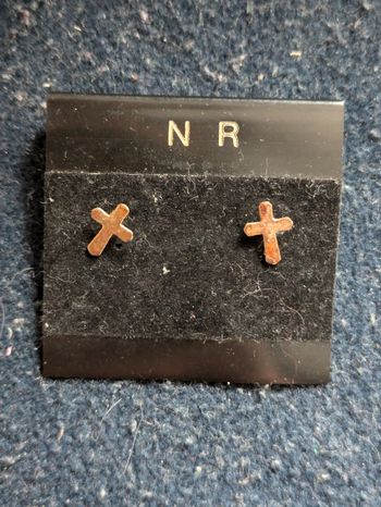 Puces d'oreilles en forme de croix