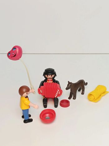 Lot figurines playmobil aider son prochain