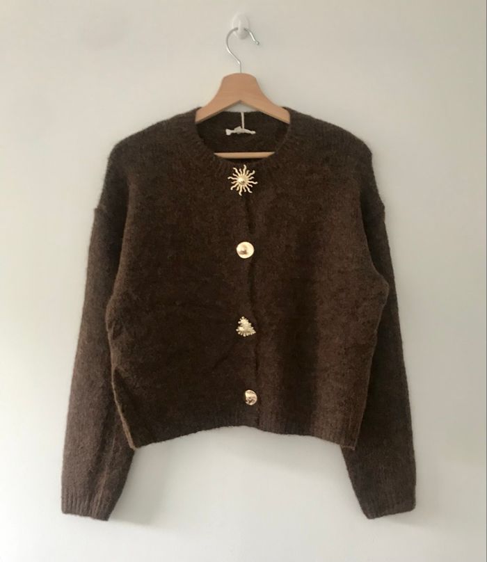 Chic Gilet Marron avec Boutons Bijoux Dorés - photo numéro 2