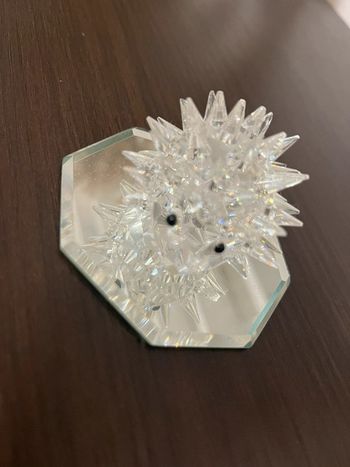 Hérisson Swarovski avec son socle en miroir