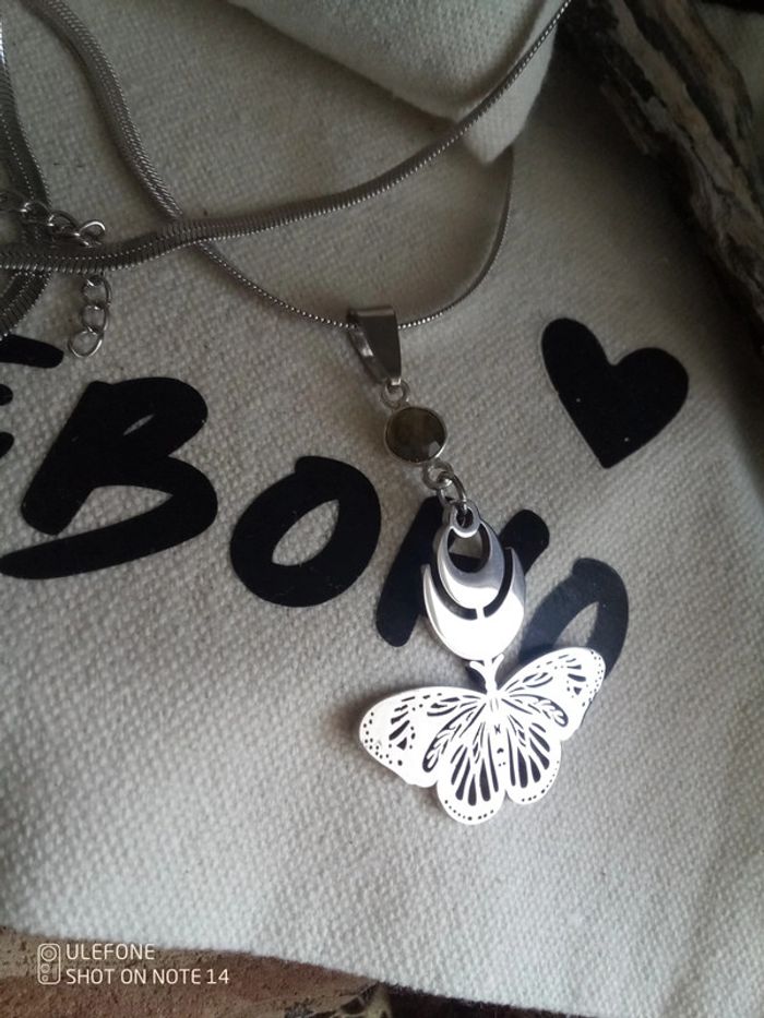 Collier labradorite papillon sphinx et double lune, argenté - photo numéro 2