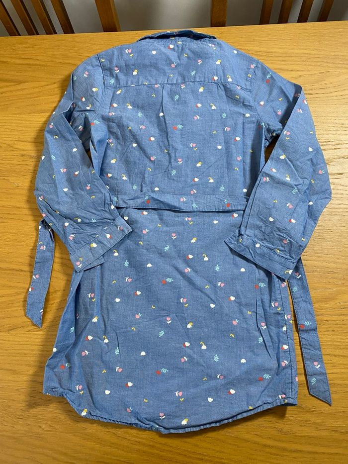 H&M Robe bleue fleurie et ceinture Taille 7/8 ans - photo numéro 3