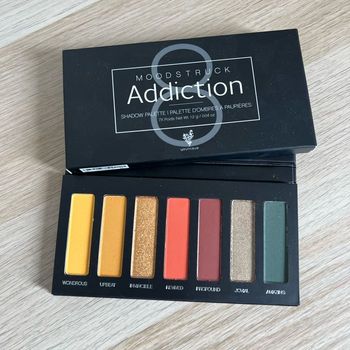 Palette 8 Younique