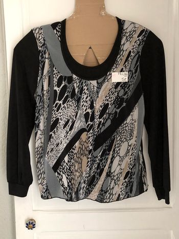 921-blouse noire devant plissé T 42/44