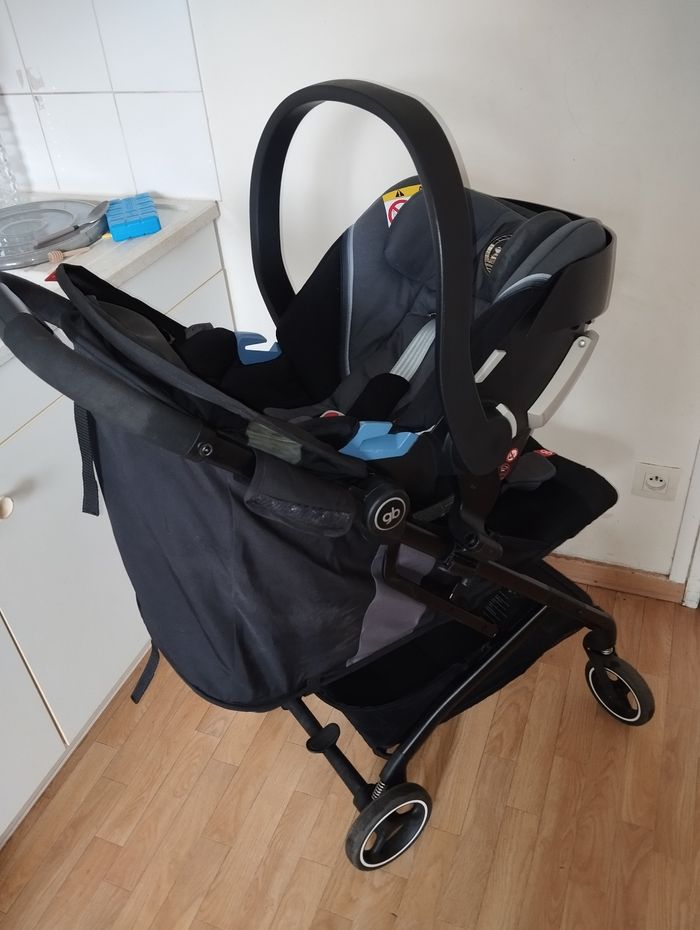 Ensemble poussette, coque Cybex aton5, base et adaptateurs - photo numéro 2