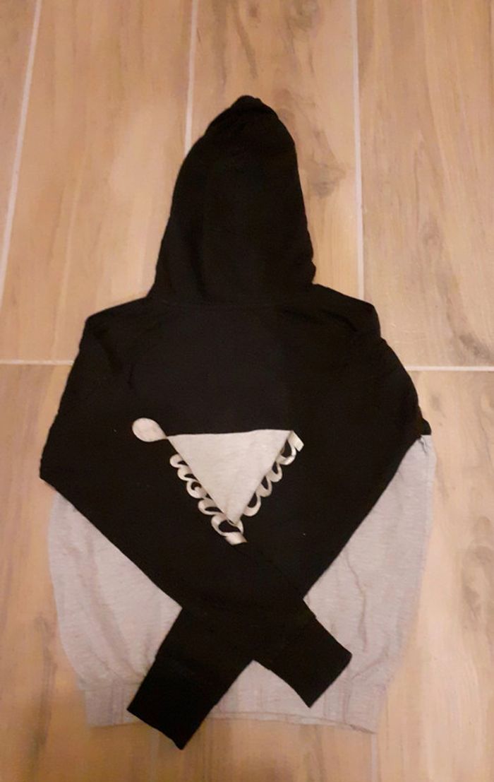 T-shirt capuche - 16 ans - photo numéro 2