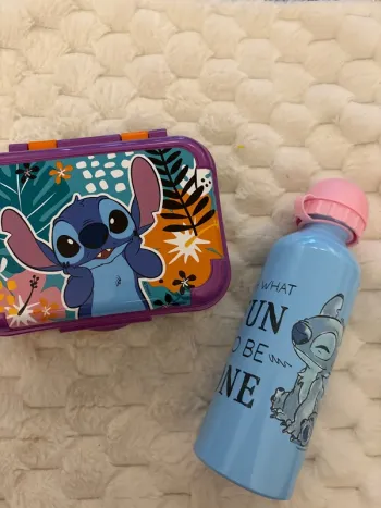 Boîte à goûter et gourde stitch