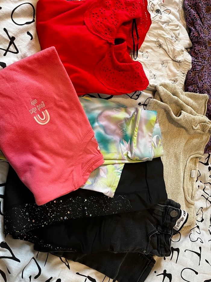 Lot vêtements 6 ans fille - photo numéro 2