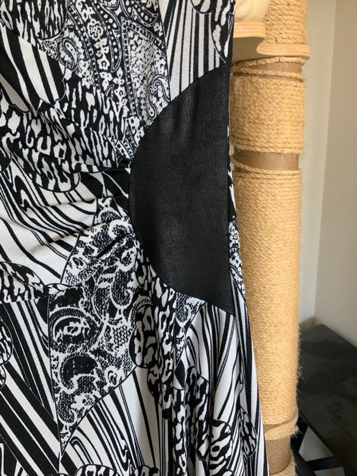 Robe à motifs noirs et blancs Clara Vitti 46 48 excellent état - photo numéro 3