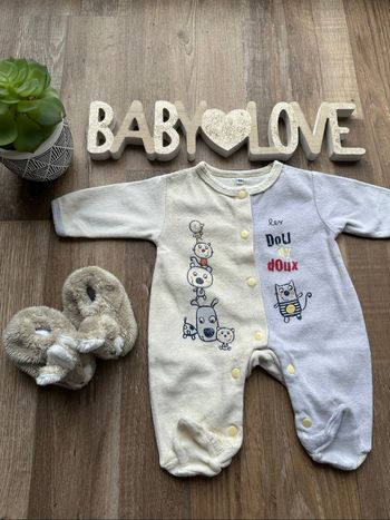 - Pyjama - 1 mois - Très bon état