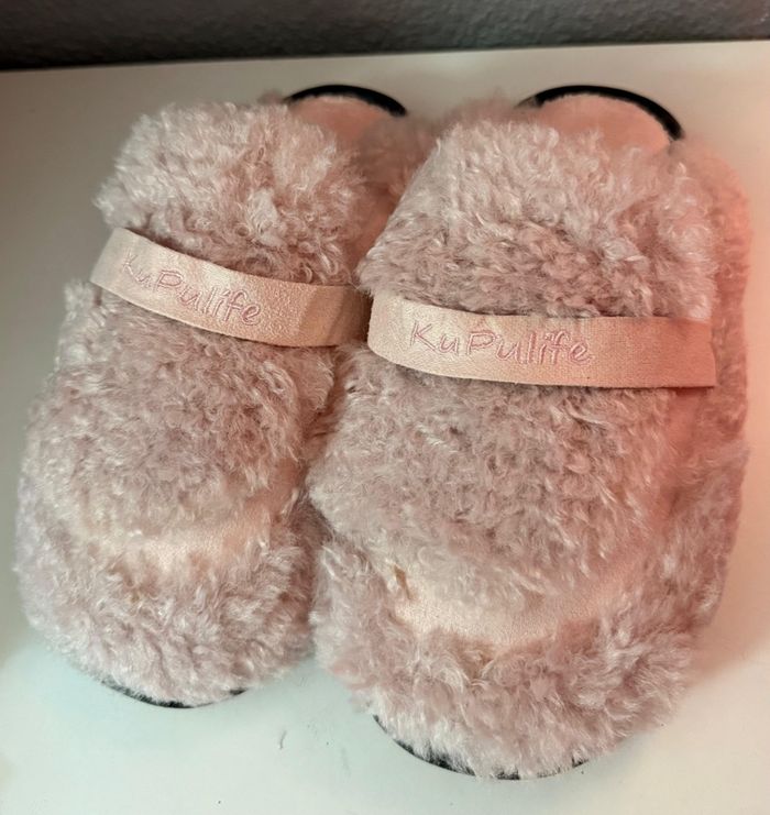 Pantoufles de maison pour femmes - photo numéro 2