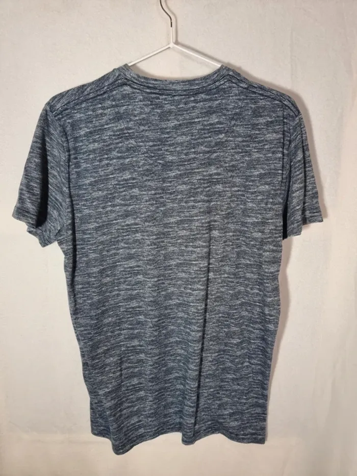 T-shirt col V Hollister - photo numéro 2