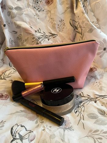 Trousse de toilette neuve