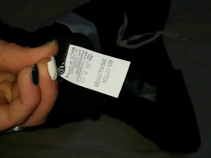 Pull à capuche femme T. S ou T. 36 - photo numéro 2