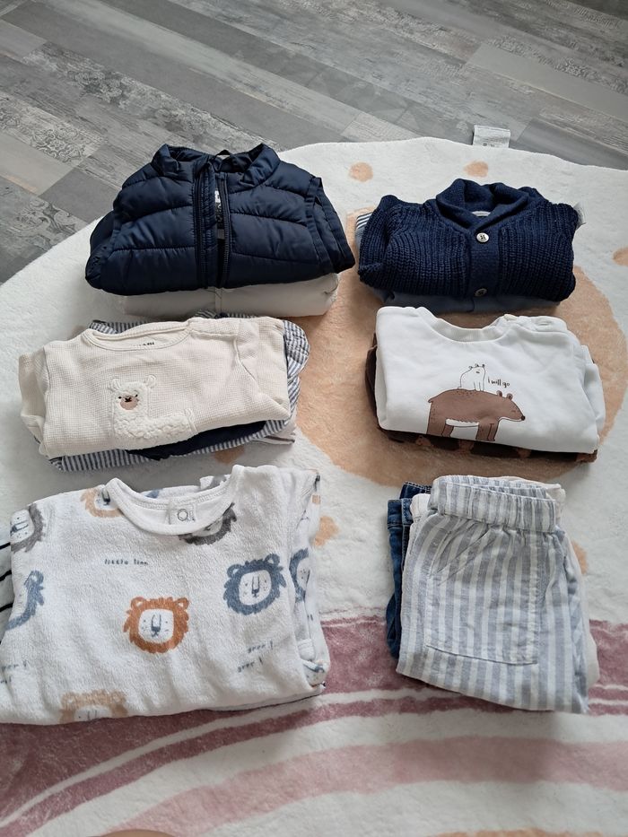 Lot vêtements garçon taille 6 mois