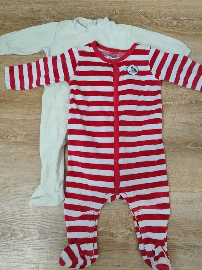 Lot deux pyjamas