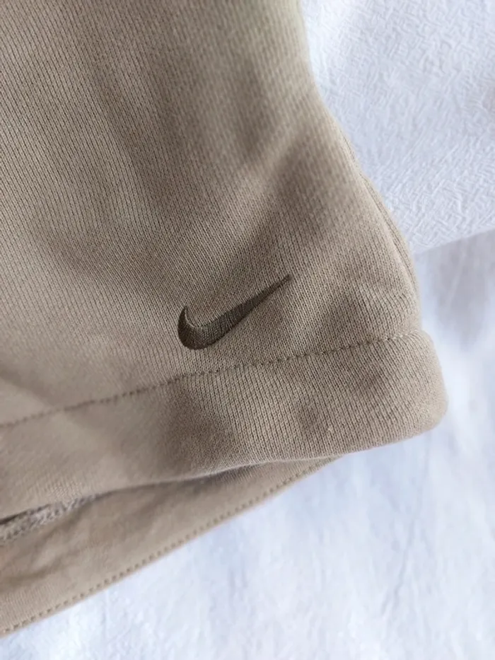 Short Nike – M – Kaki – État : Excellent - photo numéro 4