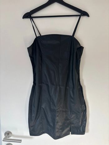 Robe courte à bretelles effet similicuir H&M