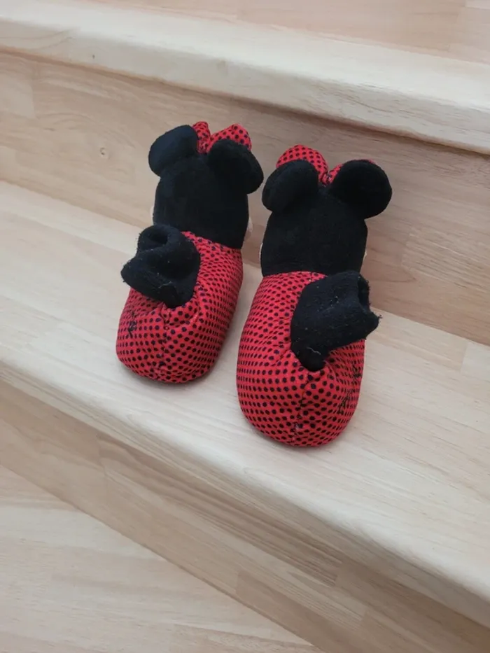 Chaussons peluche Minnie taille 24 - photo numéro 5