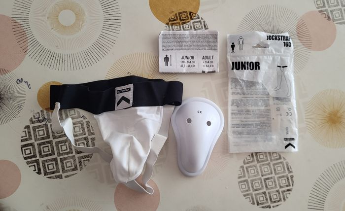 Decathlon Outshock Coquille de protection/Jockstrap 100 Junior T110-164cm& Taille 74-85cm -Blanc - photo numéro 6