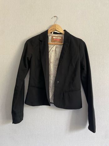 Blazer noir court cintré Bershka S