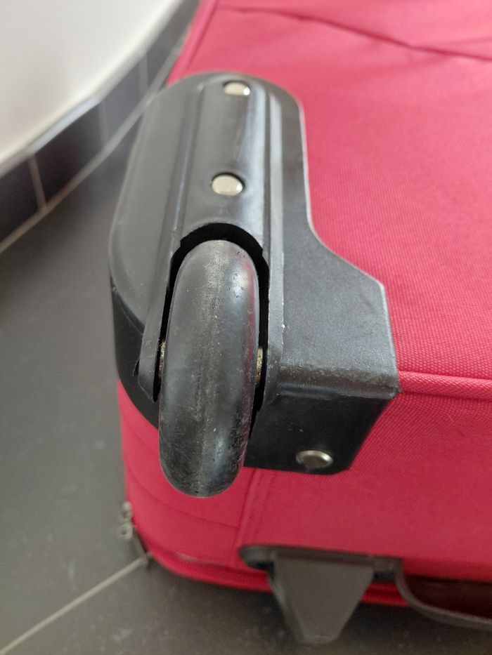 Valise rouge de voyage - photo numéro 7