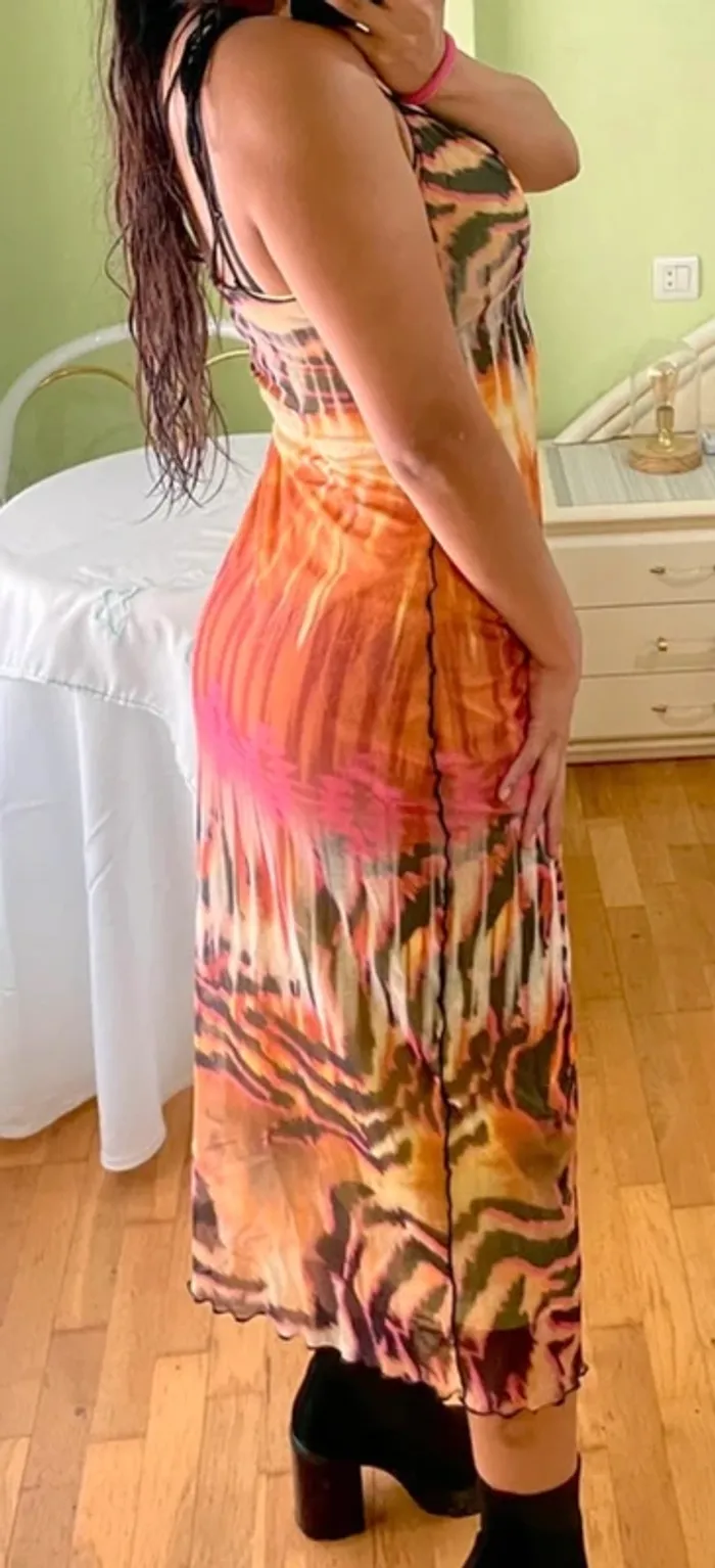 Belle robe résille tulle taille L - photo numéro 9