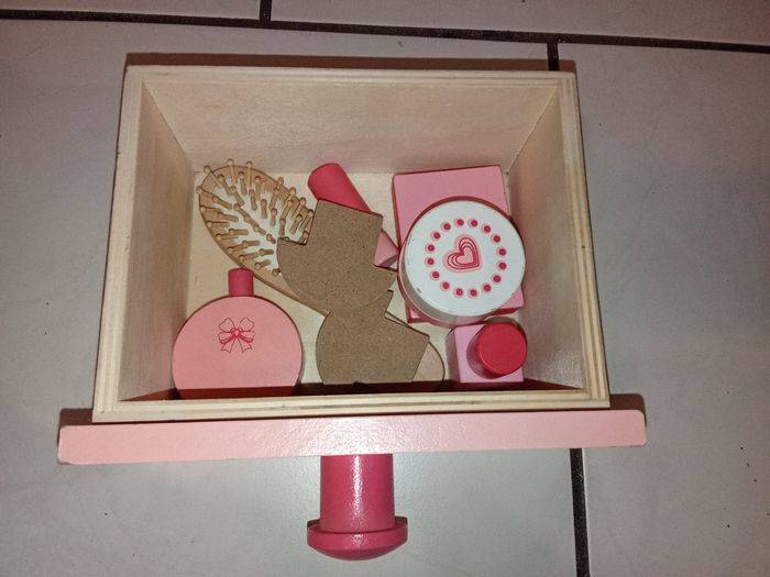 Coiffeuse en bois + accessoires 3 ans et + - photo numéro 10