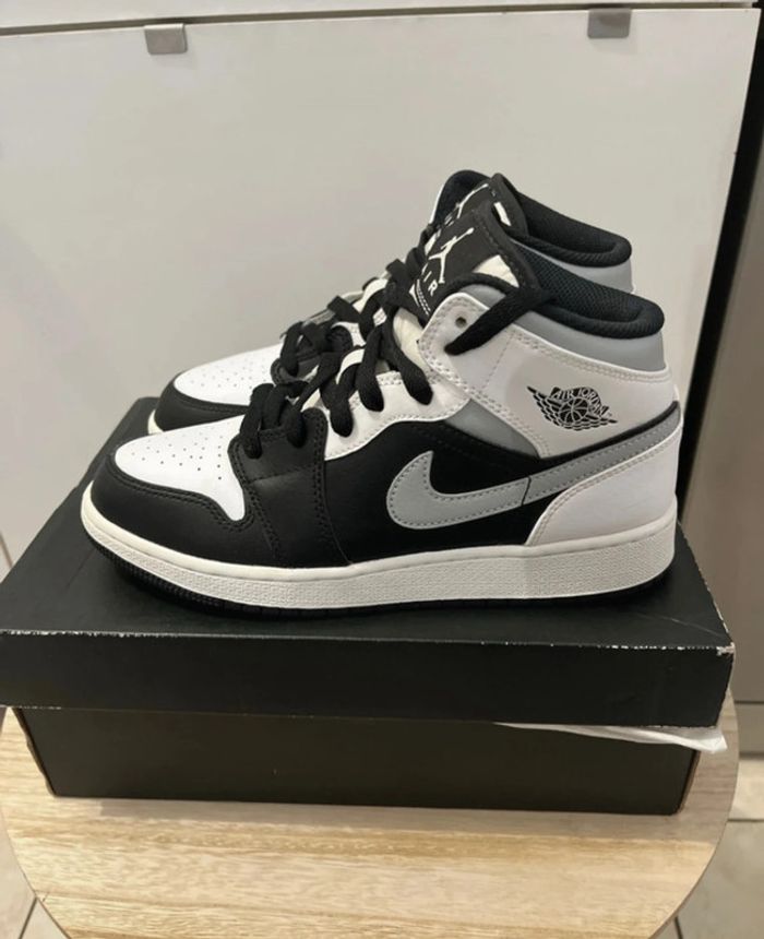 Jordan 1 White shadow
