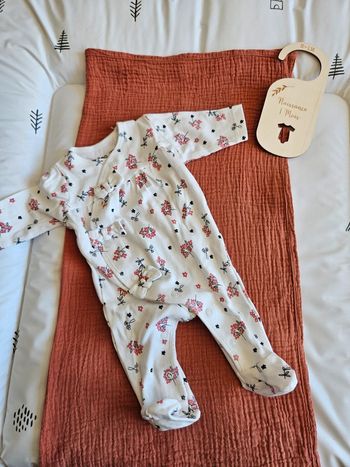 Pyjama fleuri taille naissance