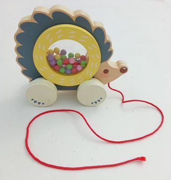 Jeu à tirer en bois motif hérisson dès 12 mois