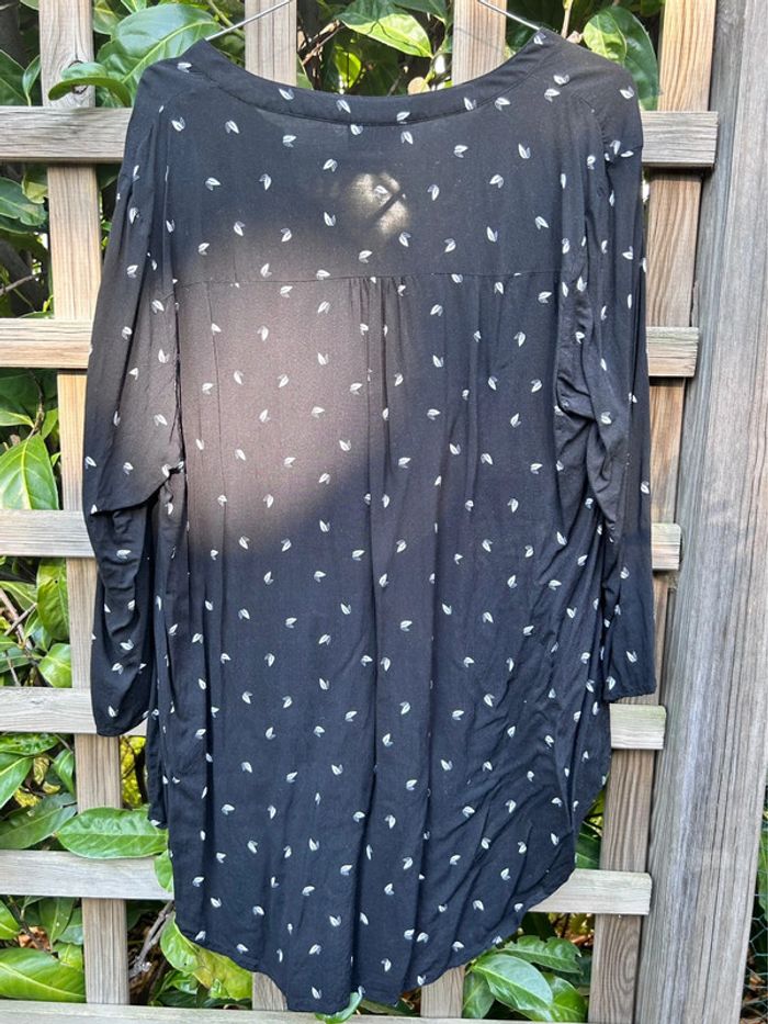 Blouse noire motifs feuilles - photo numéro 2