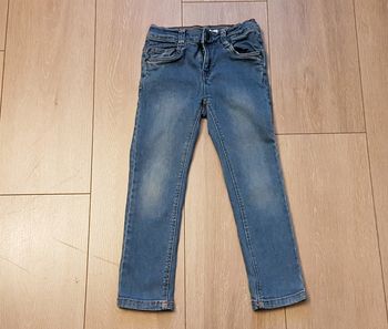 Jeans slim bleu. Fille 5 ans. Marque Gemo