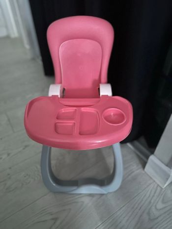 Chaise haute pour poupon 