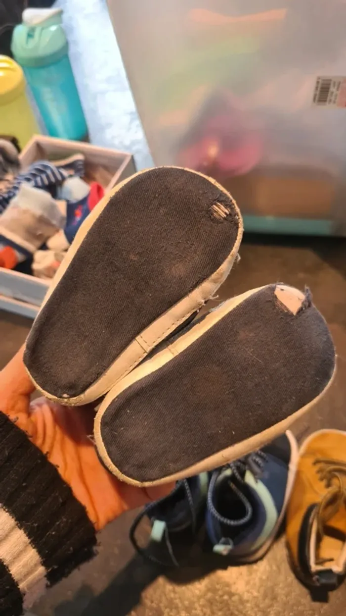 Lot chaussures bébé - photo numéro 2