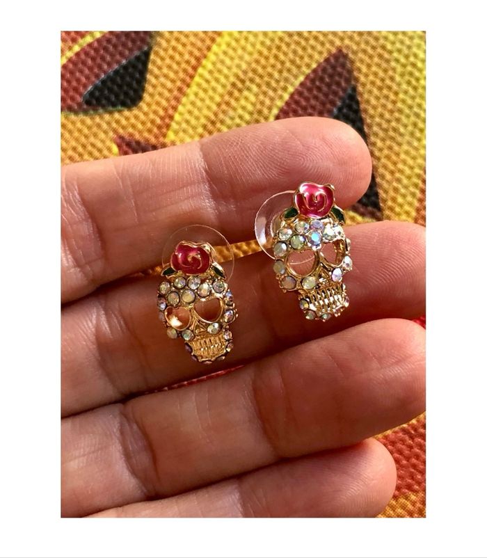 Boucle d’oreille, tête de mort avec strass.  CHIC - photo numéro 8