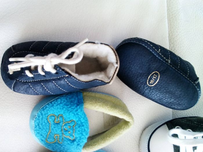 Lot de 5 paires de chaussons / chaussures bébé + 1 paire de chaussettes - photo numéro 5