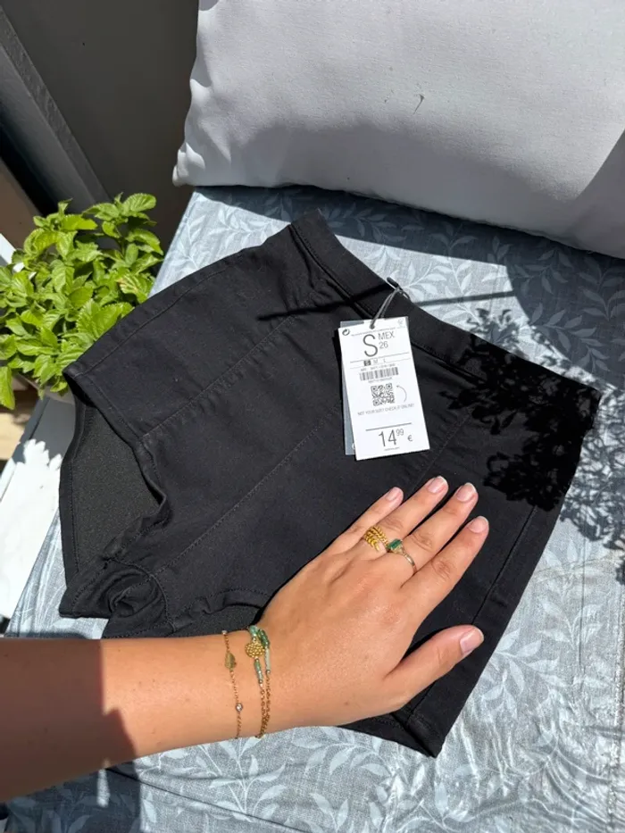 Short noir taille haute - photo numéro 4