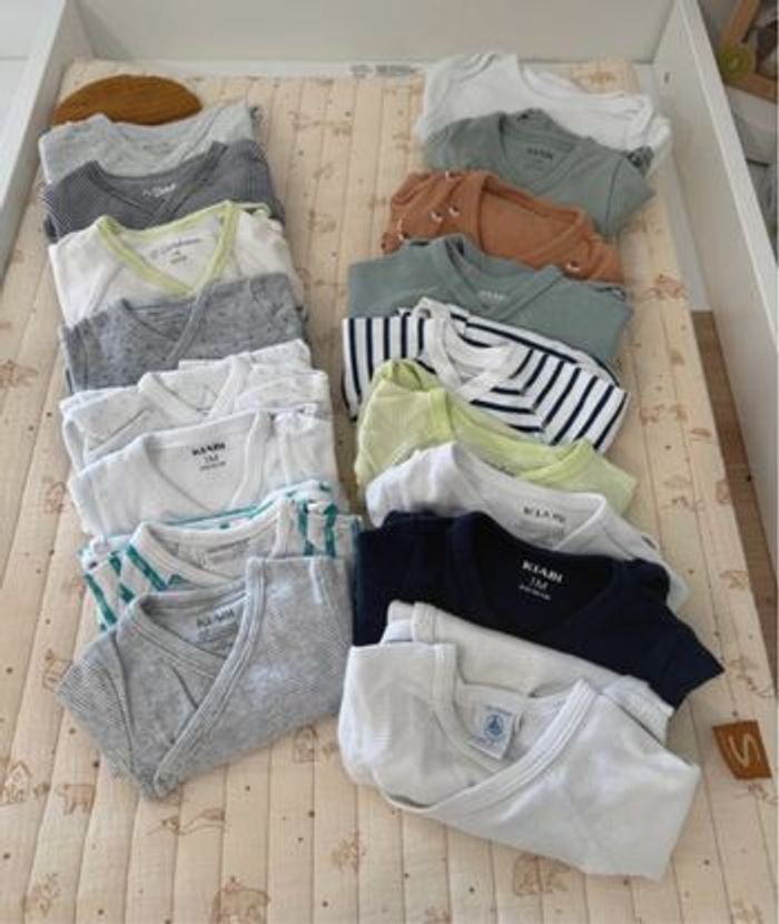 Lot bodies taille 1 mois - photo numéro 2