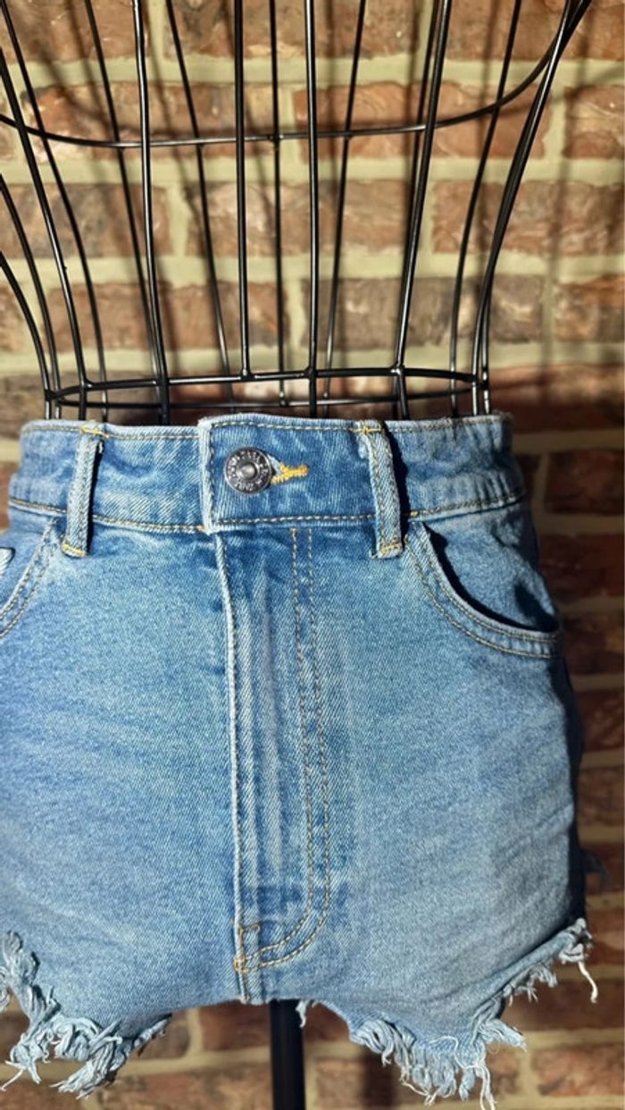 Short en jeans Zara effet déchiré Taille S /36 - photo numéro 9