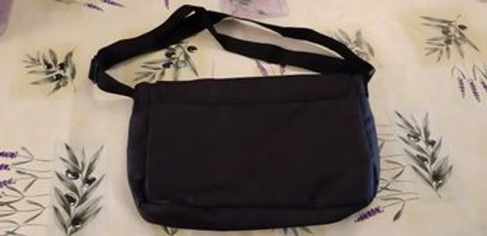 Sacoche trousse toilette - photo numéro 3