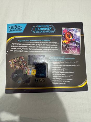 Etb MEGA EVOLITON FLAMMES FANTASMAGORIQUES ( avec défaut sur l’emballage)