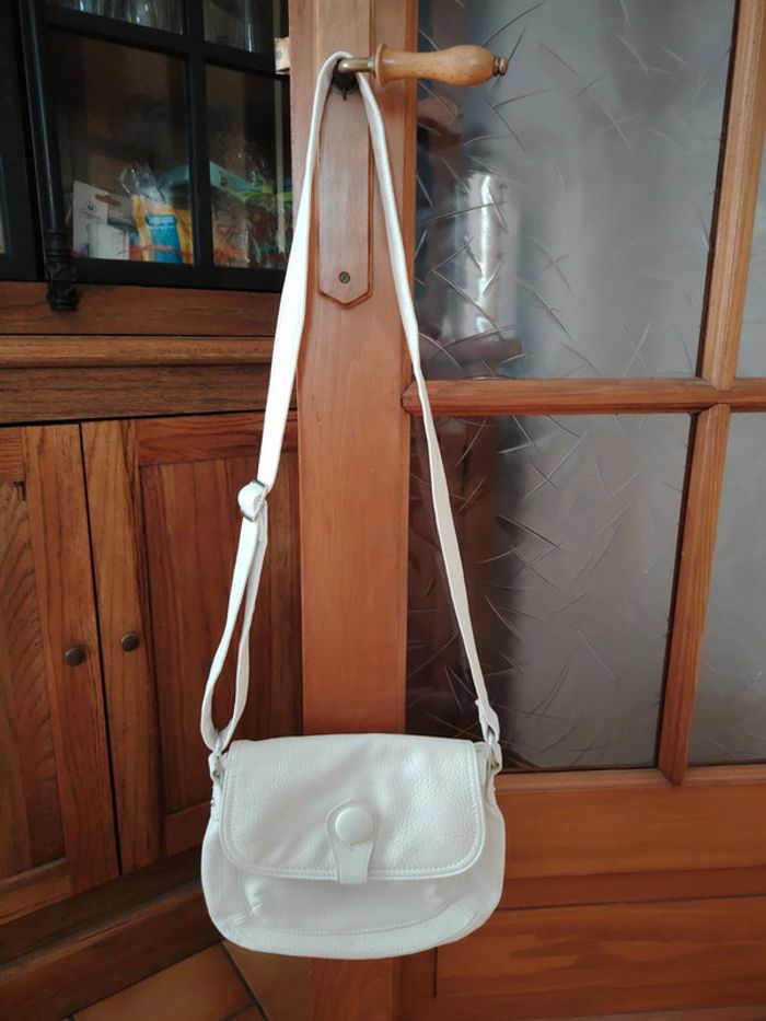 Petit sac à main blanc idéal pour mariage