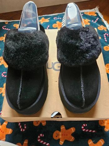 Ugg funkette noir Taille 40