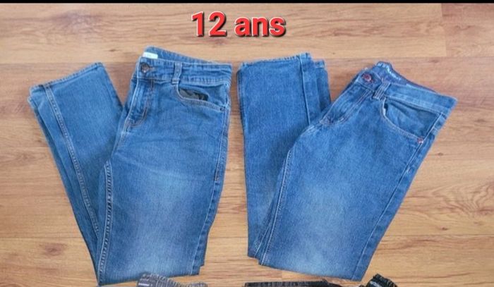 2 jeans taille 12 ans et 12ans+