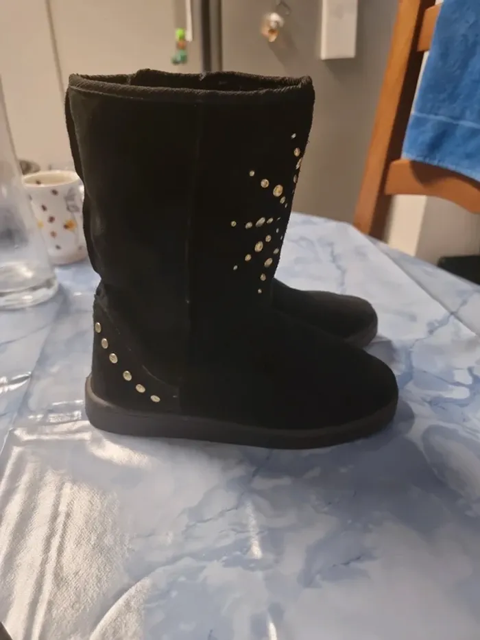 Bottes noires - photo numéro 4