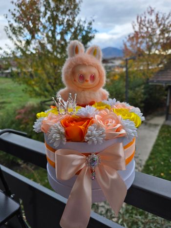 Box Roses Éternelles et sa Peluche Type Lububu, Lafufu