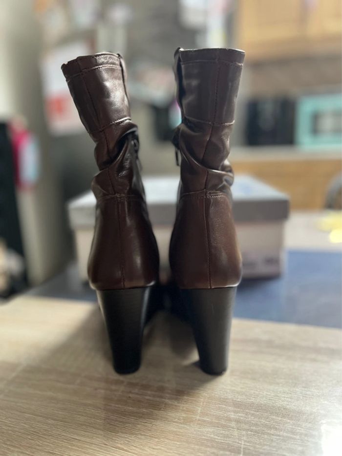 Bottes neuve pointure 37 - photo numéro 4